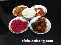 吃黑米饭配什么菜