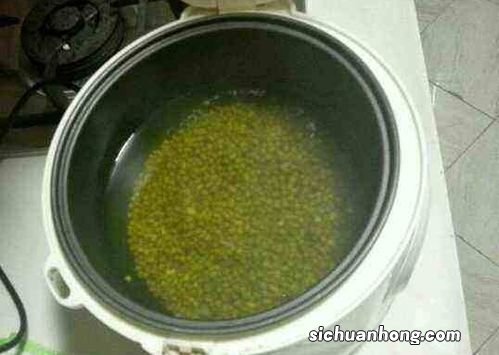 电炖锅煮绿豆汤多久