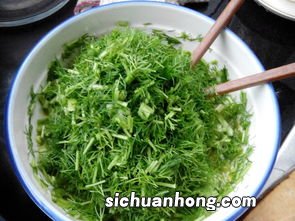 炒菜时 什么时候放茴香