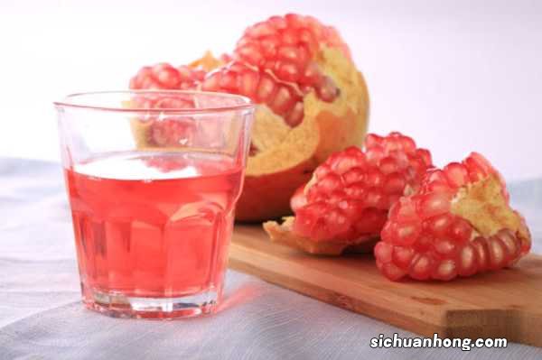 石榴里面有雪花状可以吃吗，果肉有裂痕能吃吗