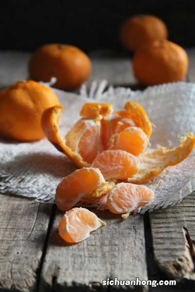 橘子里面的白色东西能吃吗，里面白色的东西叫什么