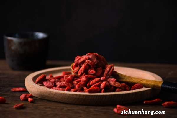 枸杞泡茶的作用